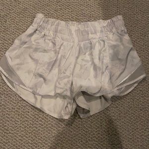 Lulu lemon shorts white camo size 4